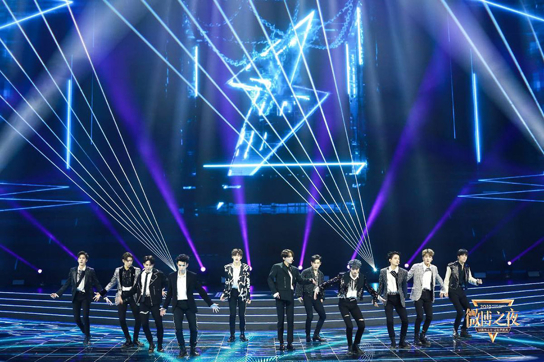 rise男團(tuán)歌曲《就要擲地有聲的炸裂》開場舞臺表演