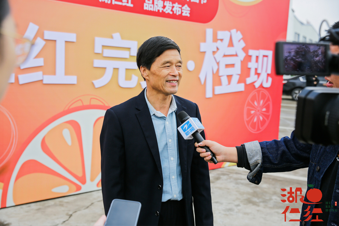 湖仁村百果園開(kāi)園節(jié)現(xiàn)場(chǎng)記者采訪