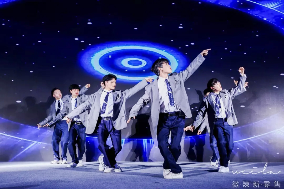 年會(huì)模仿秀表演