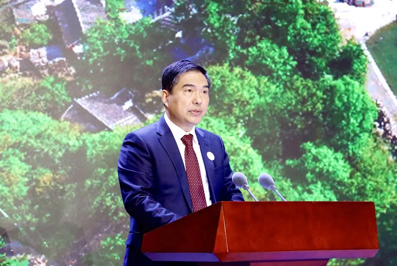 甘肅省副省長(zhǎng)、隴南市委書記孫雪濤發(fā)表演講